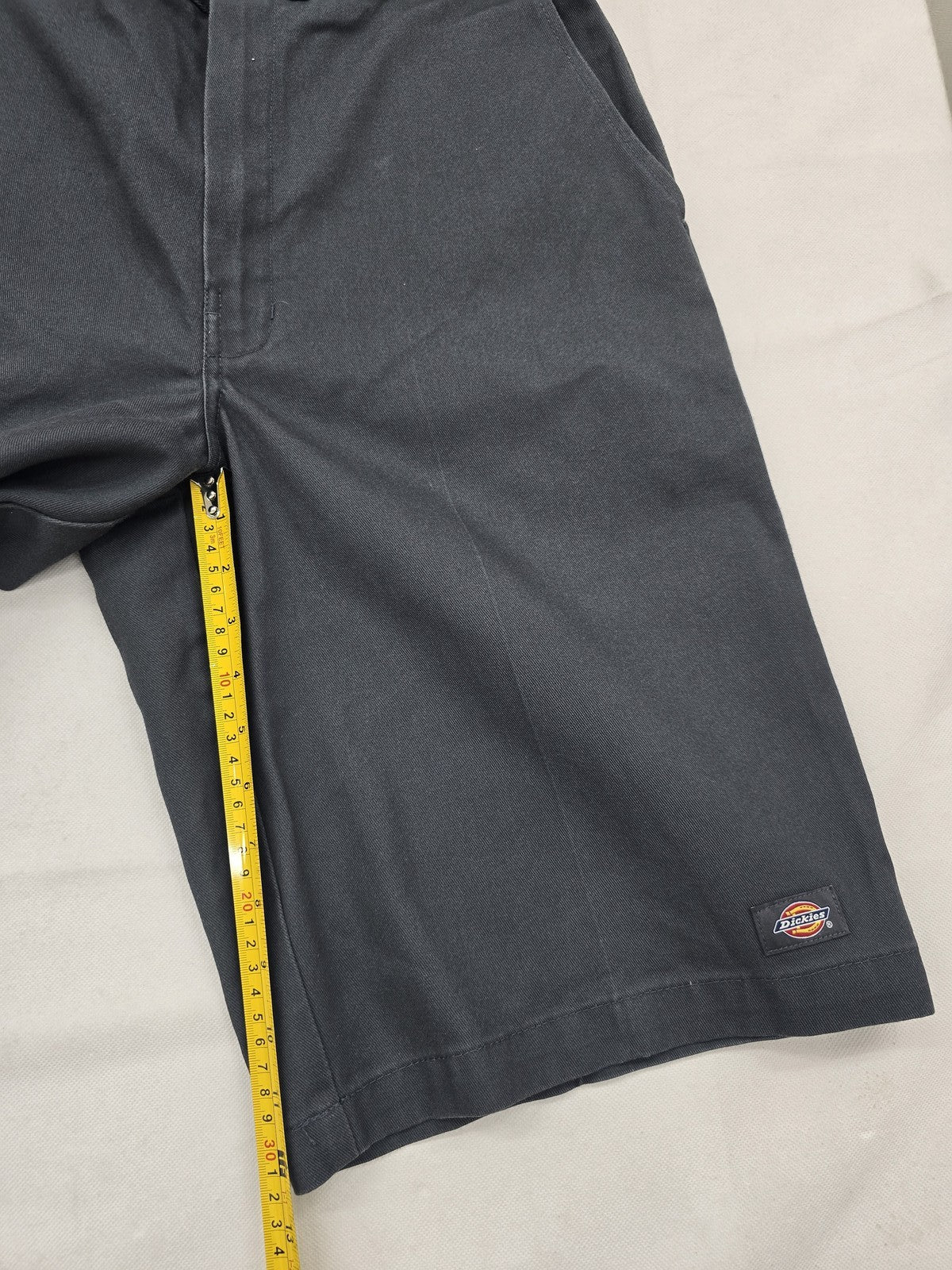 Dickies Men's Charcoal Work Shorts 31x15 Loose Fit Wrinkle Stain Resist Pockets
