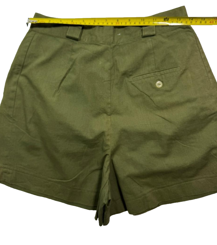 Ladies Green Cotton/Linen Blend Shorts Size 42