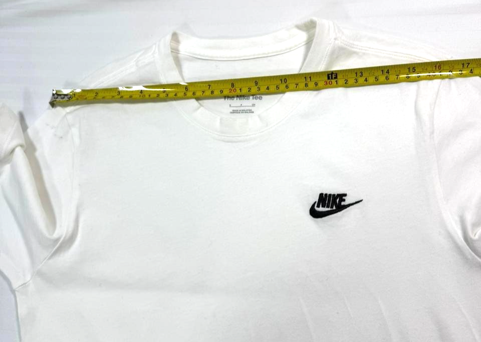 Nike Sportswear Club Men's T-Shirt - Size S