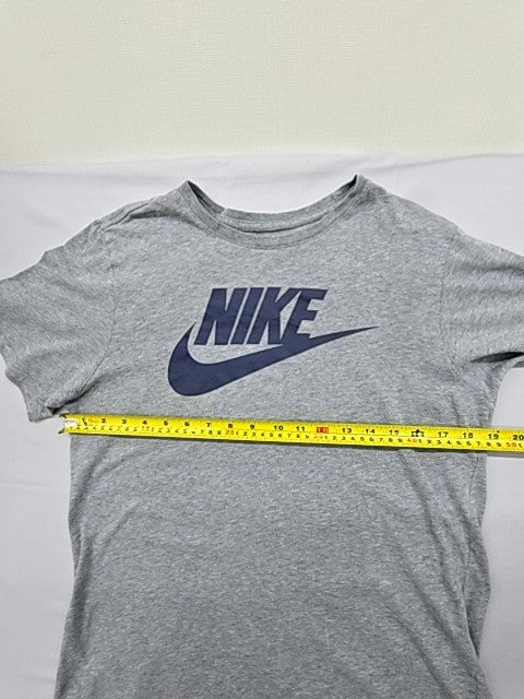 Nike The Nike Tee Grey Cotton T-Shirt Men's M Athletic Fit Short Sleeve