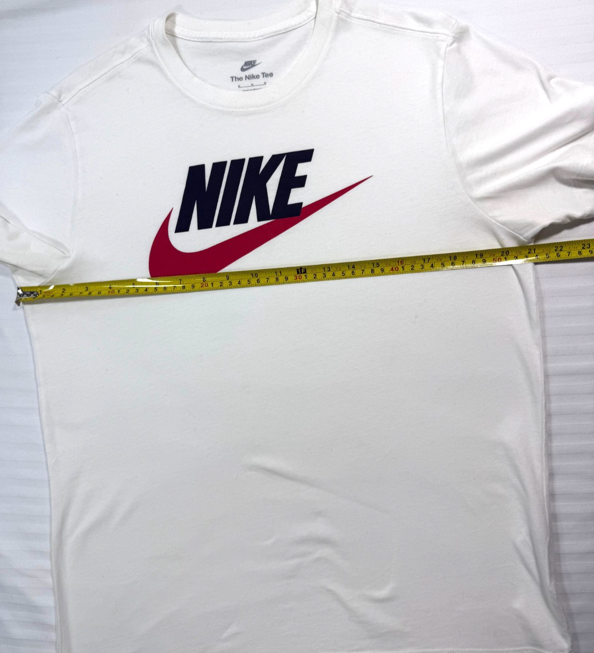 Nike Sportswear Men's T-Shirt - Size M
