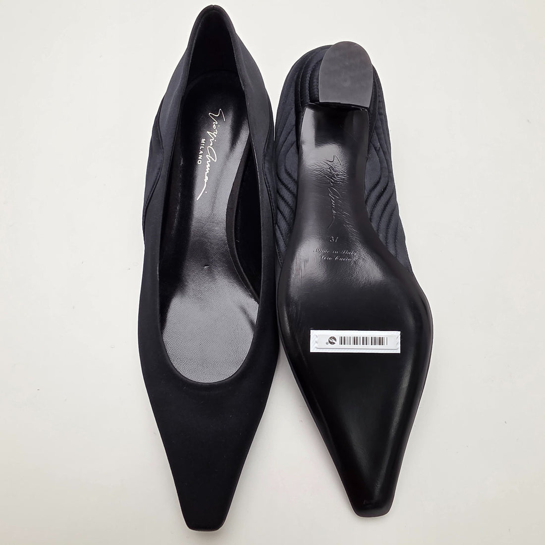 Giorgio Armani Black Pointed-Toe Pumps Decollate Size 37 Bnwt