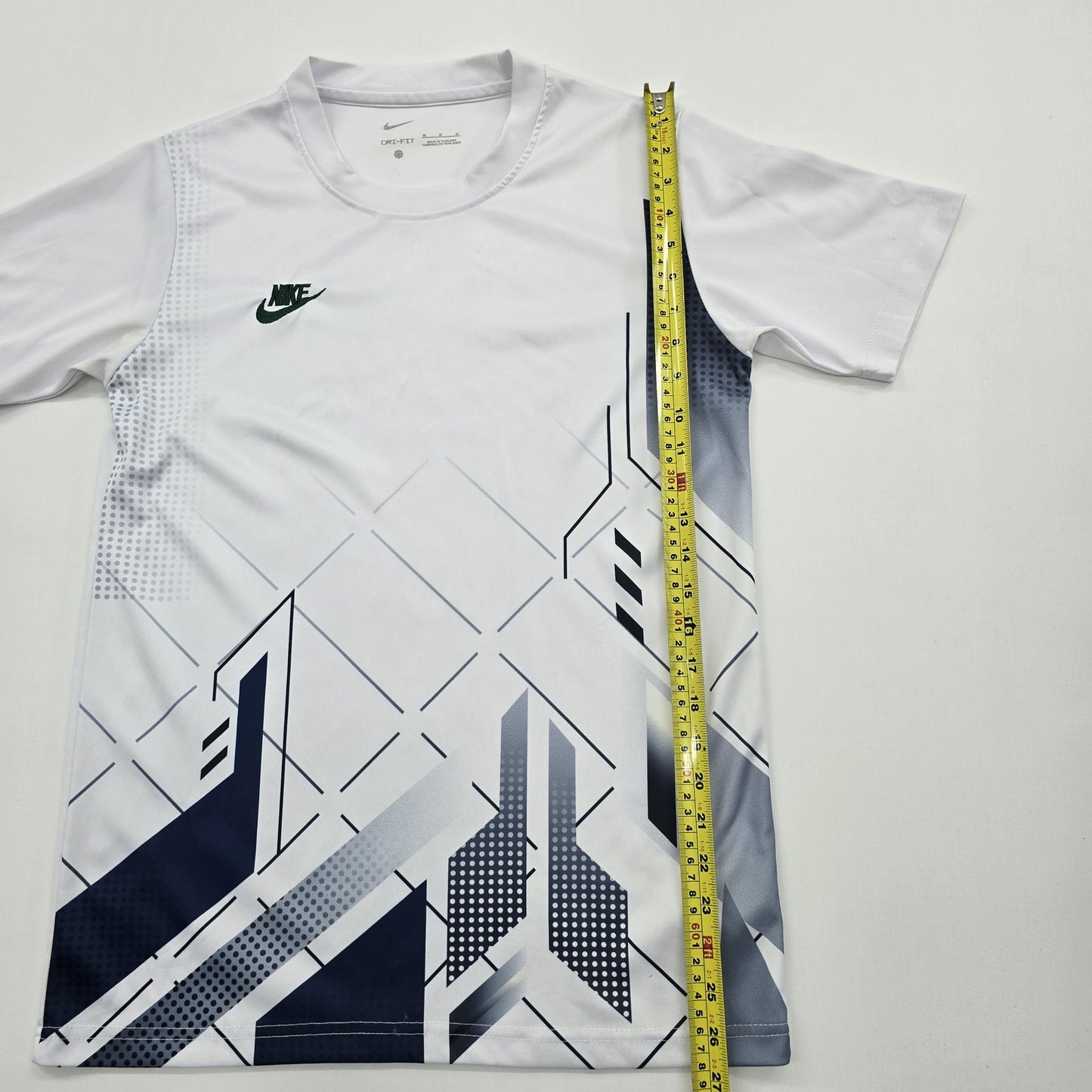 Nike Boys White T-Shirt size M product image 8