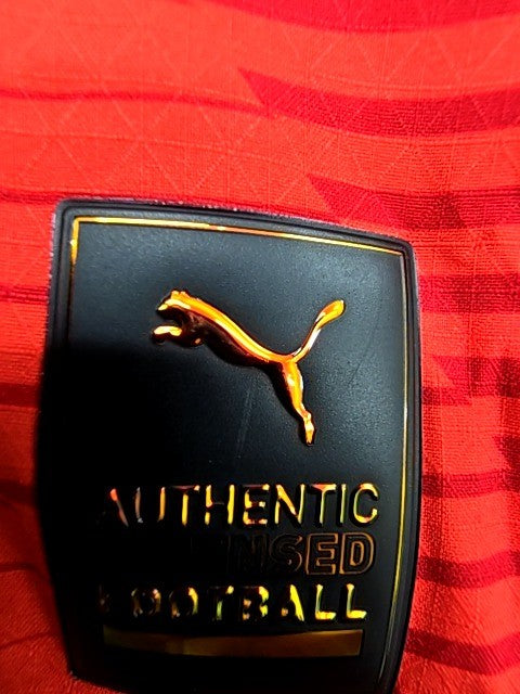 Puma Men's Red Black Flames Soccer Jersey Size M 2025 Ultraweave