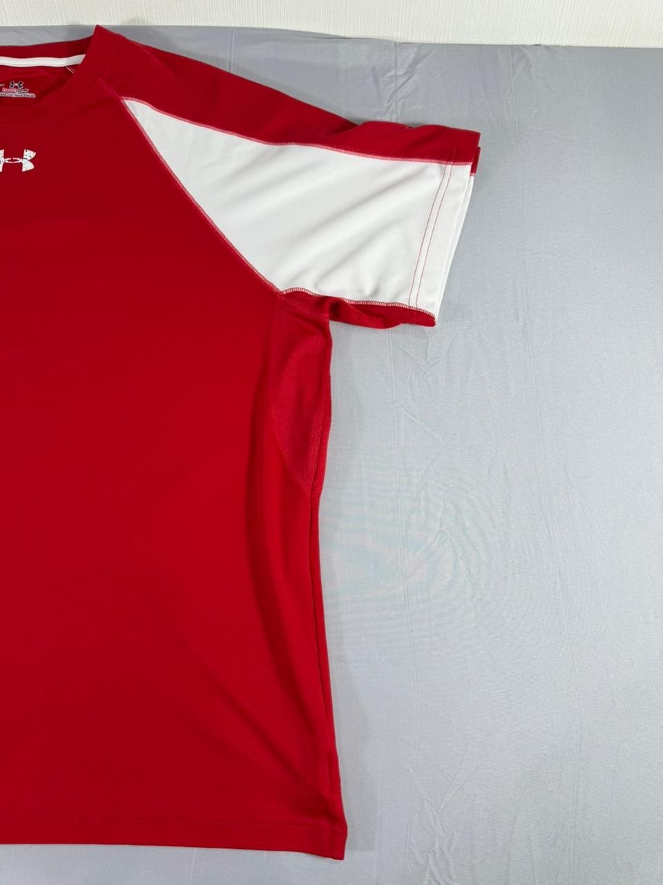 Under Armour HeatGear Men's Red Athletic T-Shirt Size L Sports Tee