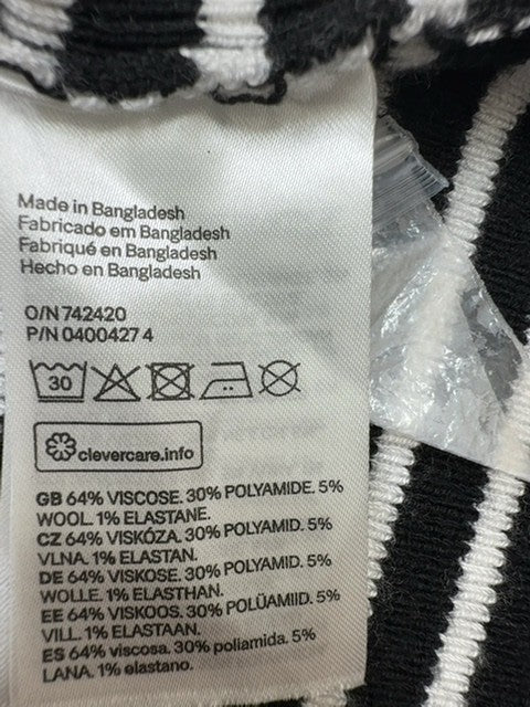 H&M Women Black Sweater size M product image 4