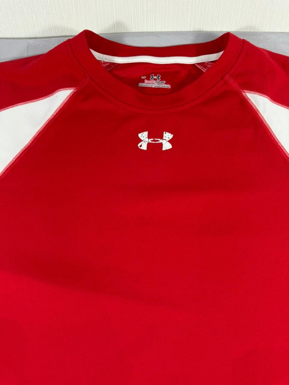 Under Armour HeatGear Men's Red Athletic T-Shirt Size L Sports Tee