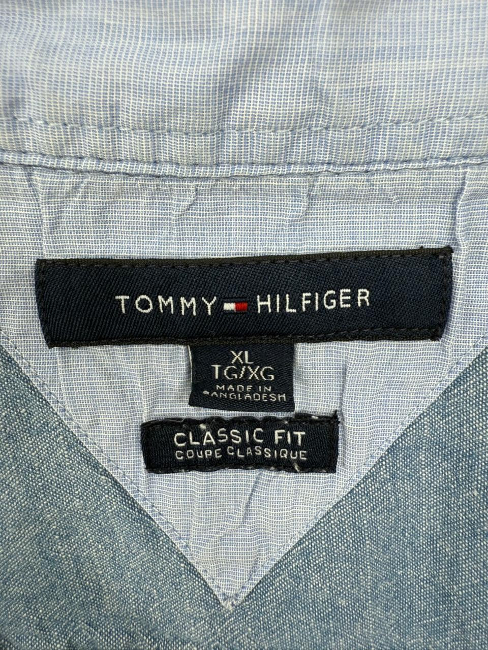 Tommy Hilfiger Men's XL Light Blue Short Sleeve Chambray Button Down Shirt