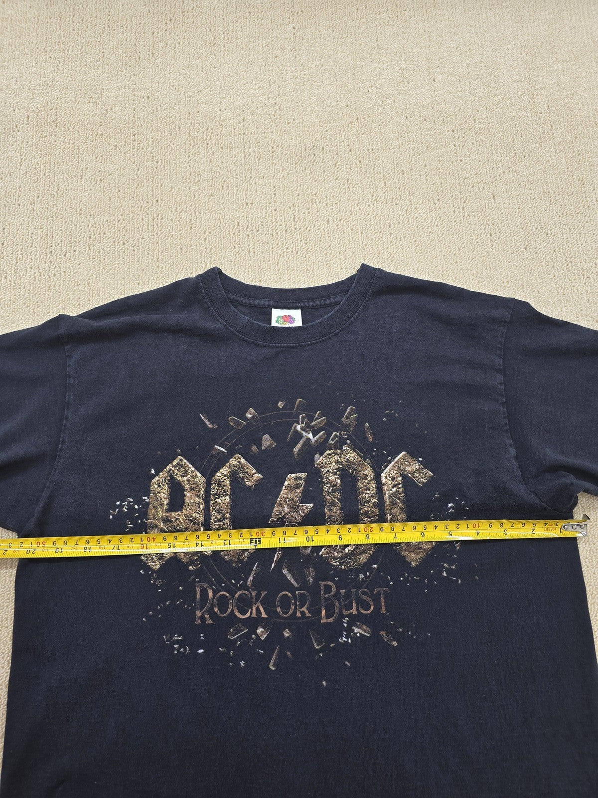 Fruit of the Loom Men's Navy Rock Distressed M Short Sleeve T-Shirt Cotton