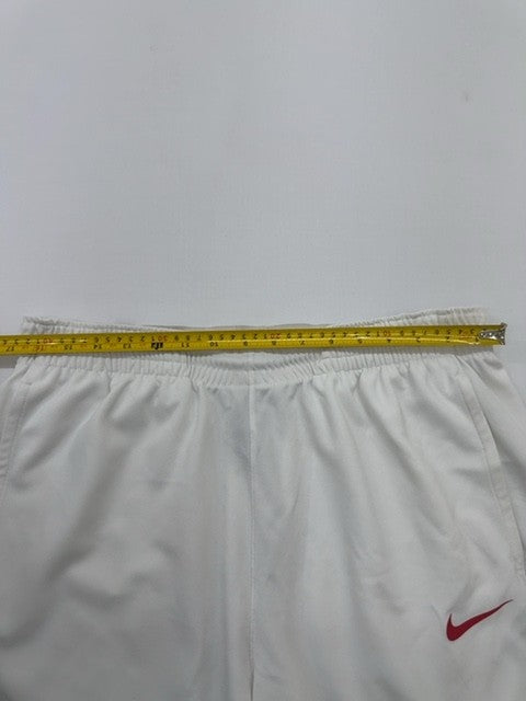 Nike Boys White Athletic Shorts Elastic Waist Size L Relaxed Pockets