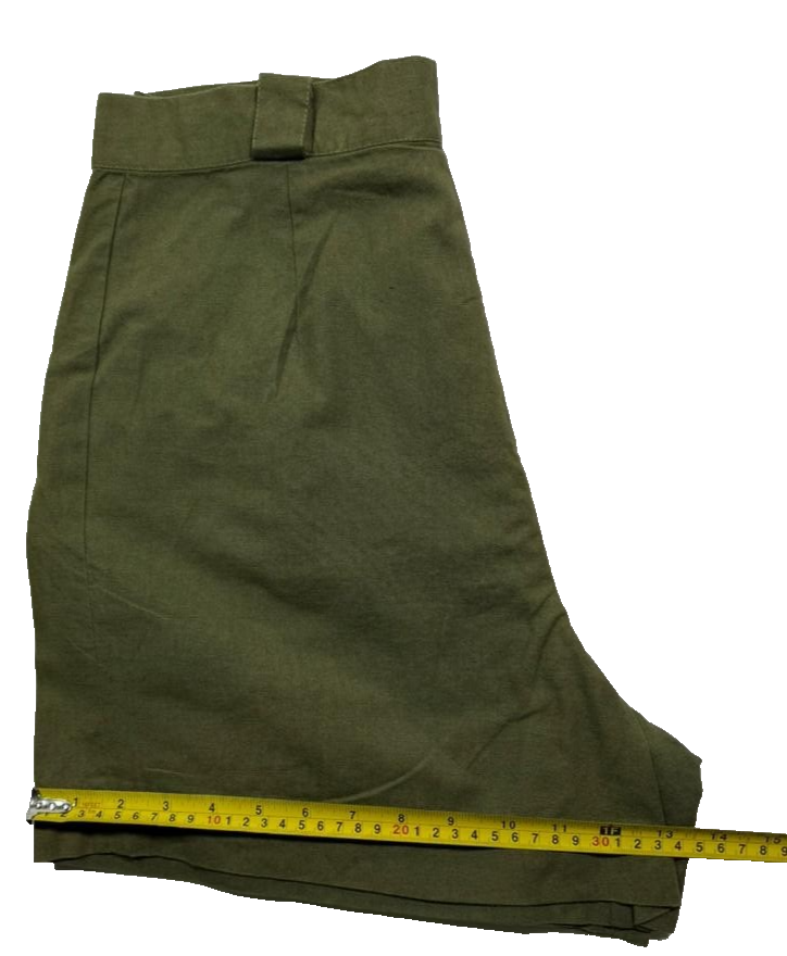 Ladies Green Cotton/Linen Blend Shorts Size 42