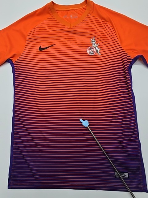 Nike Boys Black T-Shirt size M product image 13