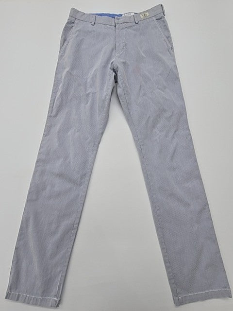 Tommy Hilfiger Women's Blue Jeans – Size 31/34, Straight Leg