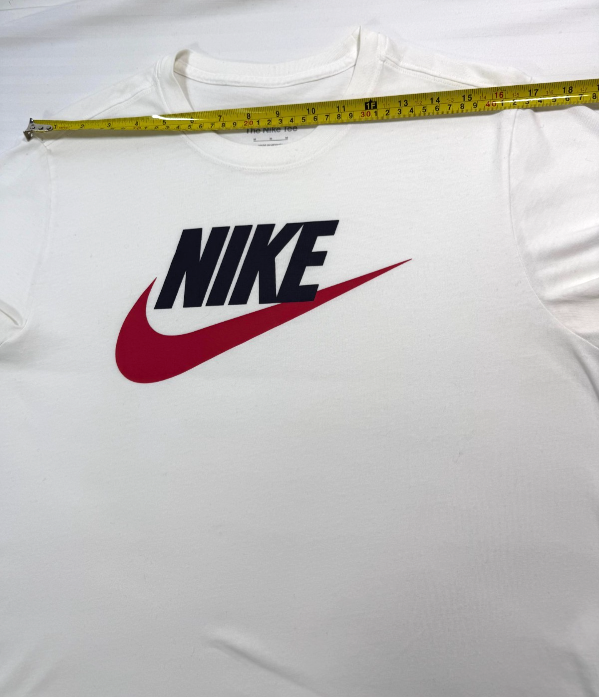 Nike Sportswear Men's T-Shirt - Size M