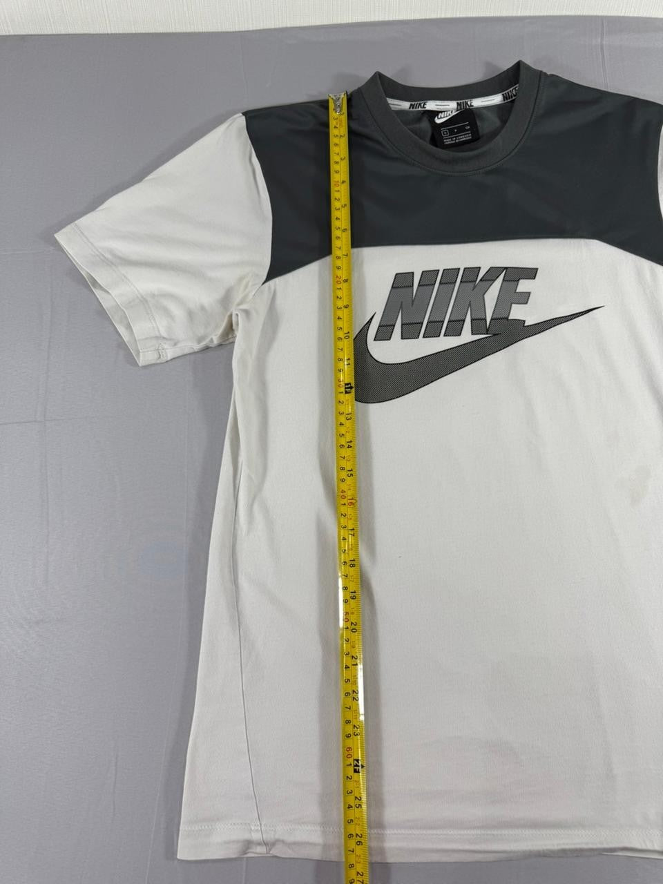 Nike Men's Small S Short Sleeve Athletic T-Shirt White Grey Logo Tee