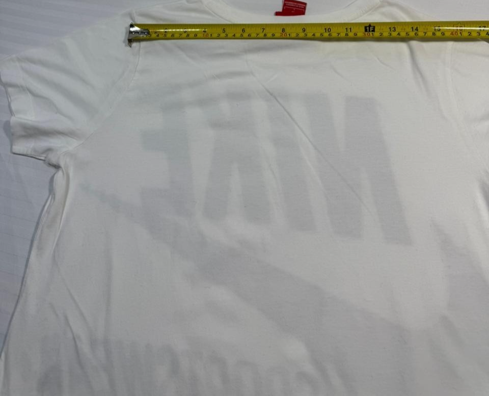 Nike Sportswear Unisex White Graphic T-Shirt Oversized Black Swoosh Logo Size L