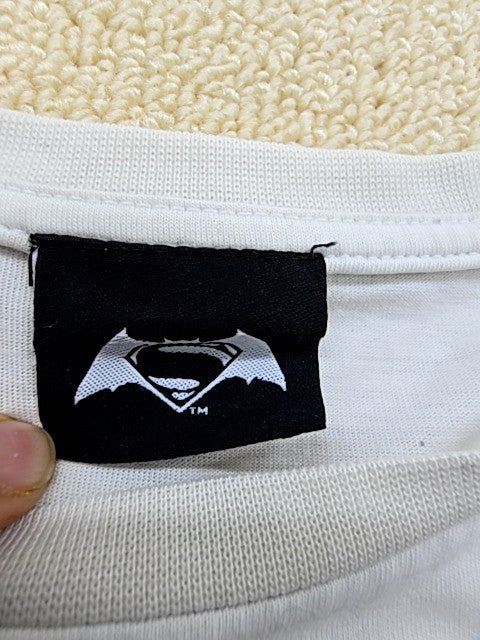 DC Comics Batman v Superman Men's XL White Graphic T-Shirt