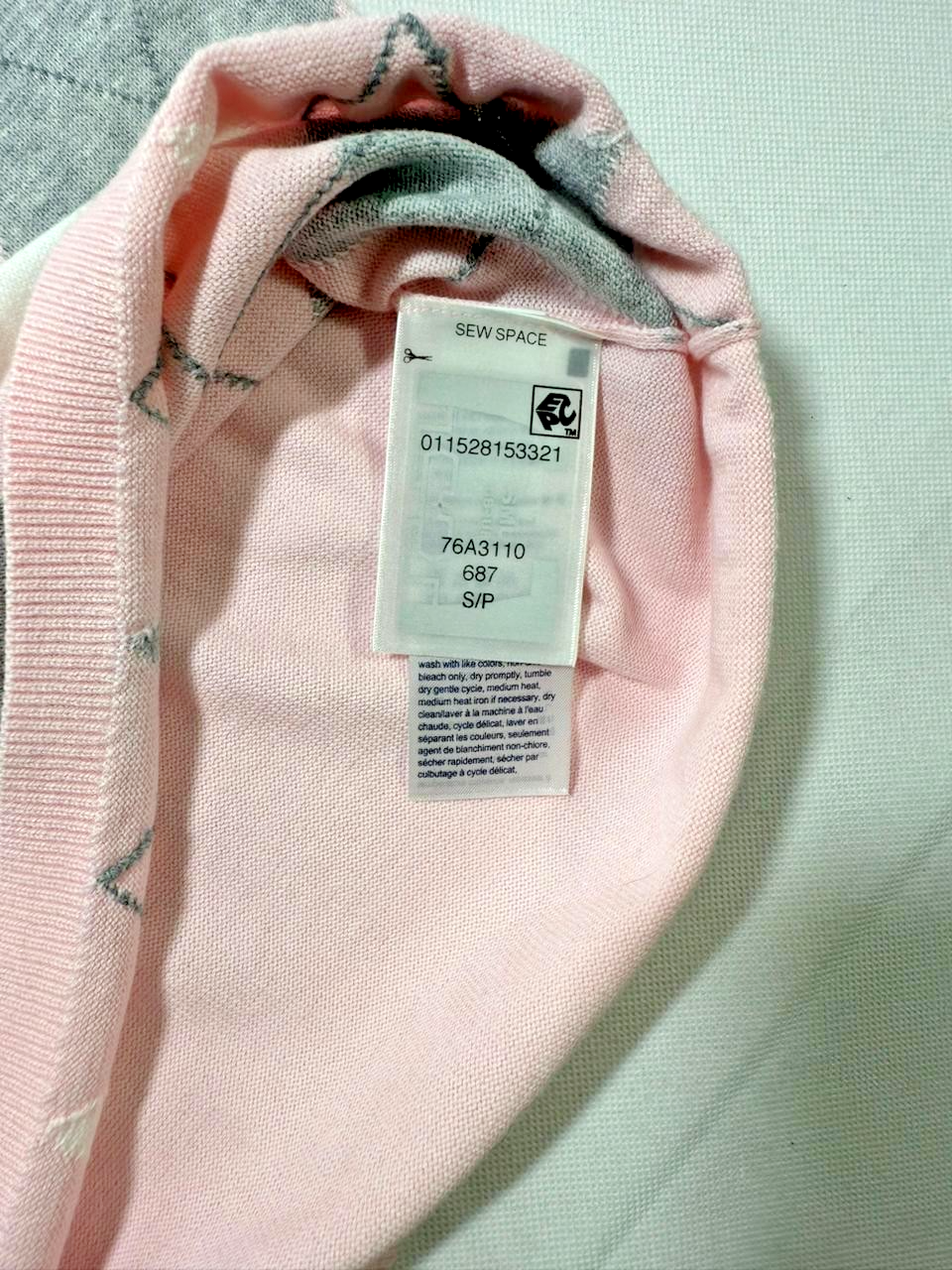 Tommy Hilfiger Women Argyle Long Sleeve Pullover Sweater.