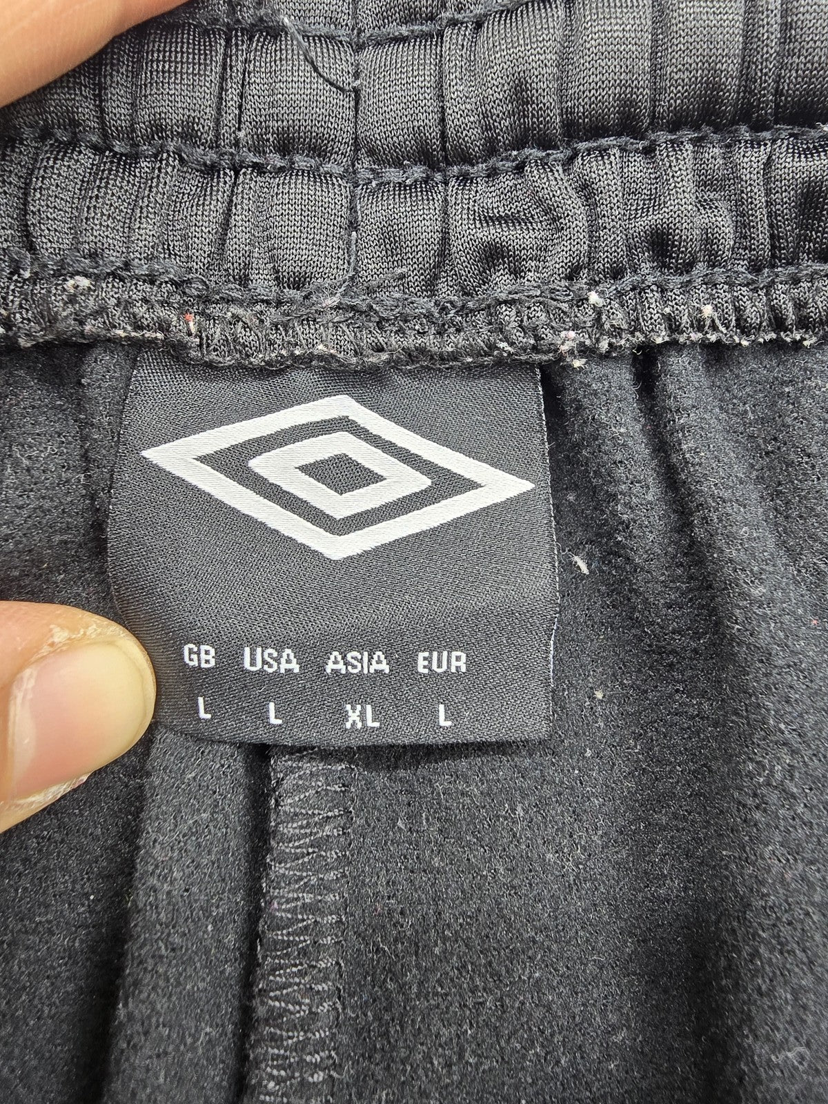 Umbro Men's Black Track Pants L Regular Fit Drawstring Tapered