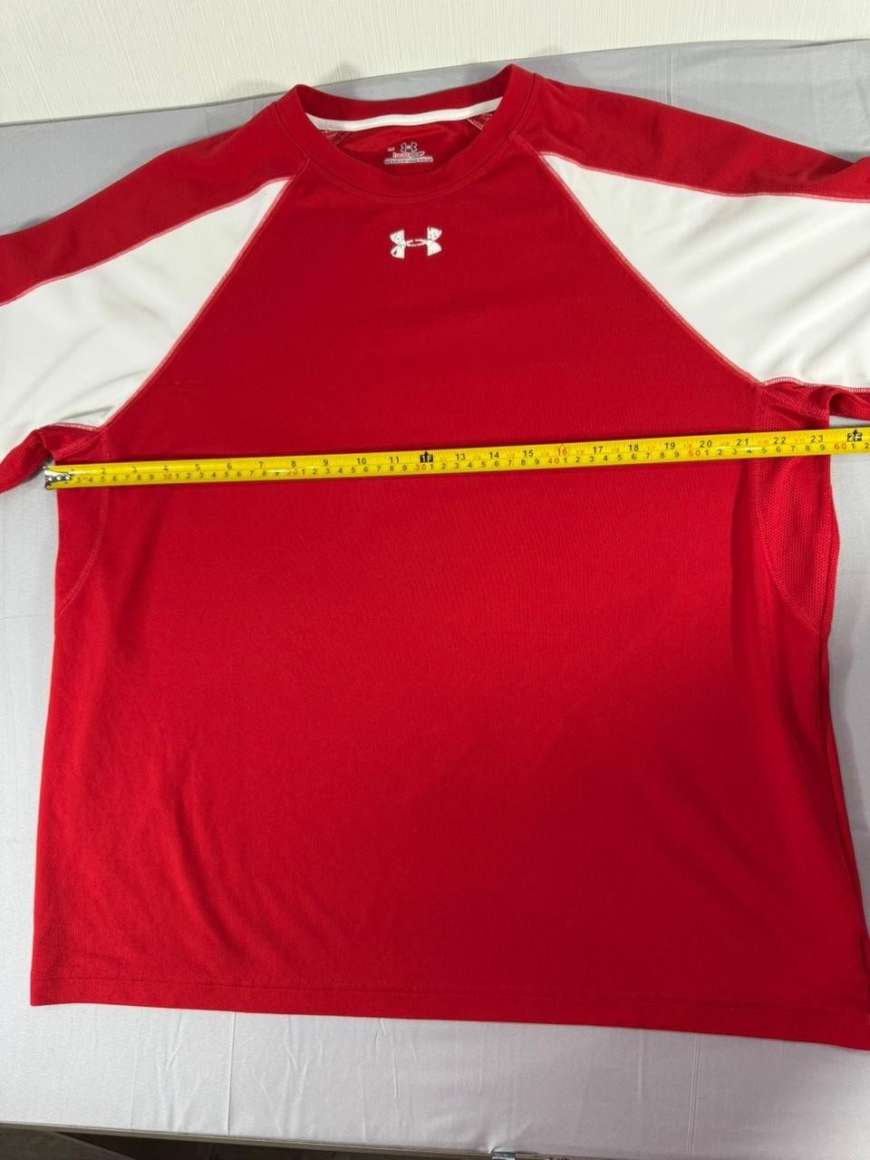 Under Armour HeatGear Men's Red Athletic T-Shirt Size L Sports Tee