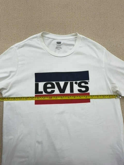 Levi's Men's White Relaxed Fit Crewneck T-Shirt - Recycled Cotton M