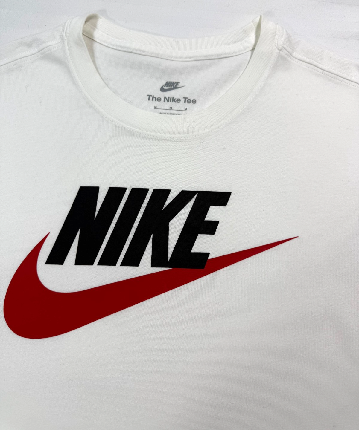Nike Sportswear Men's T-Shirt - Size M
