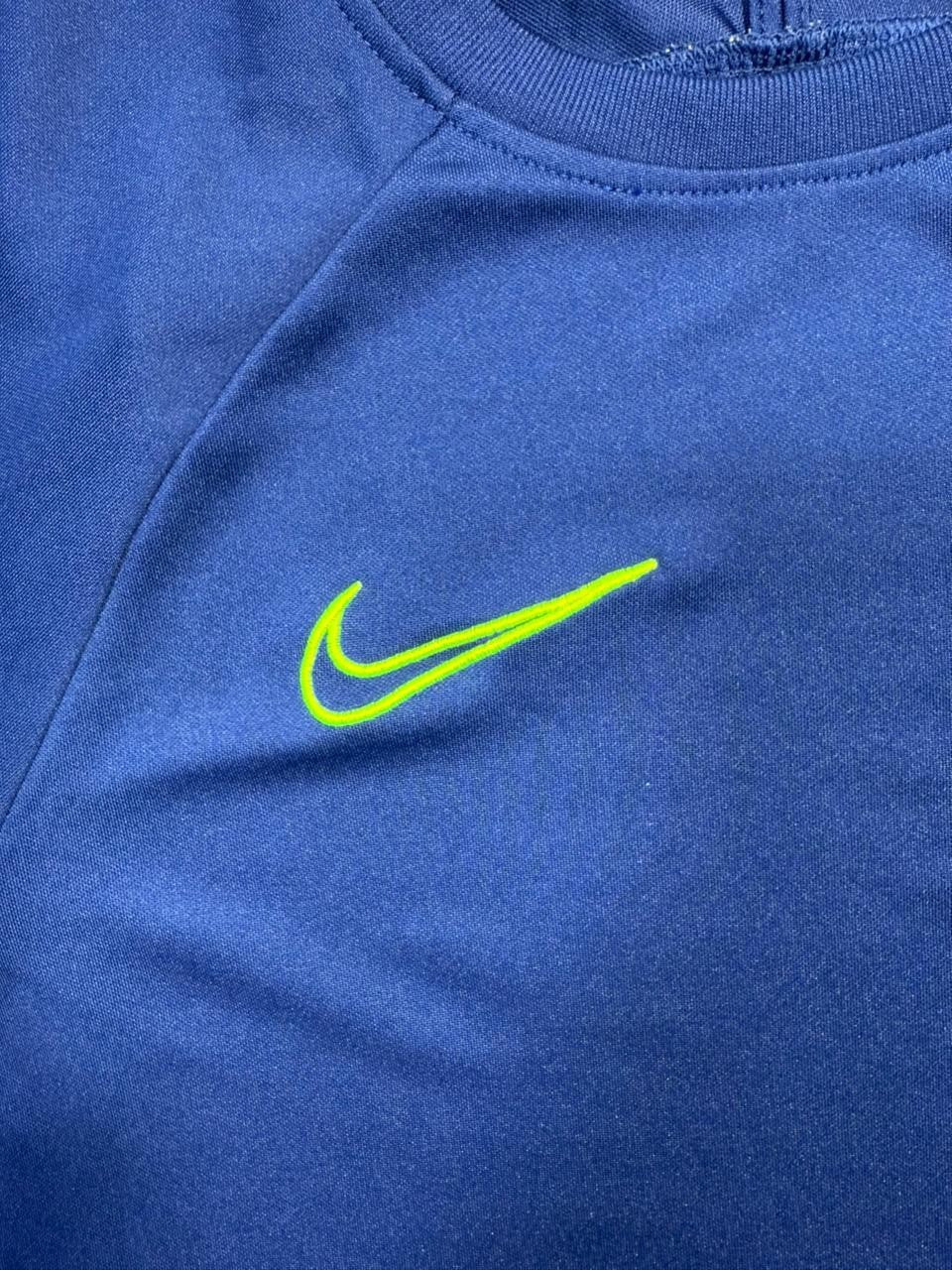 Nike Men's Navy Blue Dri-FIT Short Sleeve Soccer Jersey T-Shirt Size S
