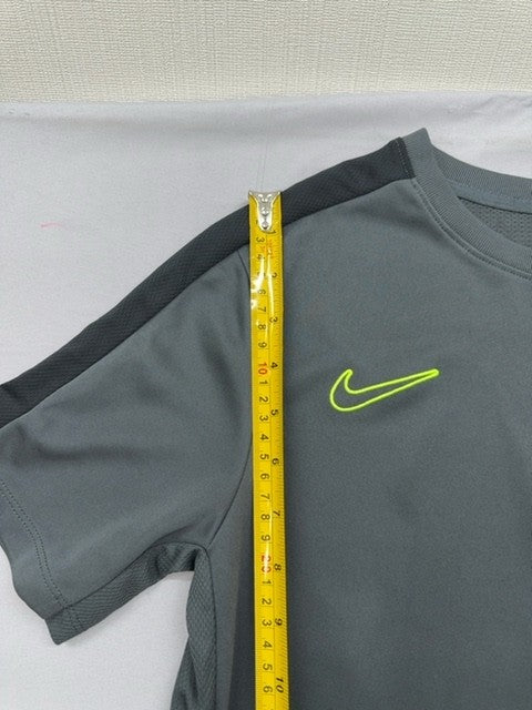 Nike Men's Grey Dri-FIT Soccer Jersey XL Short Sleeve Crewneck