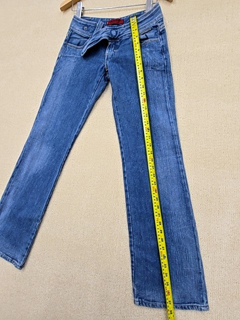 Levi's Women's Heart Pocket Medium Blue Straight Jeans 25x32