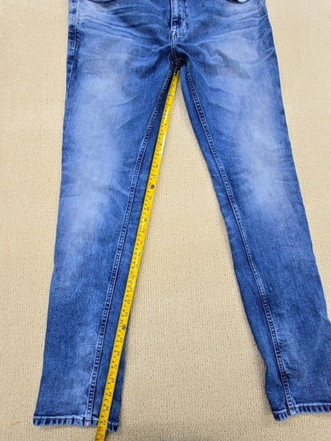 Tommy Hilfiger Men's Tapered Light Wash Jeans 36x34 34" Inseam Denim