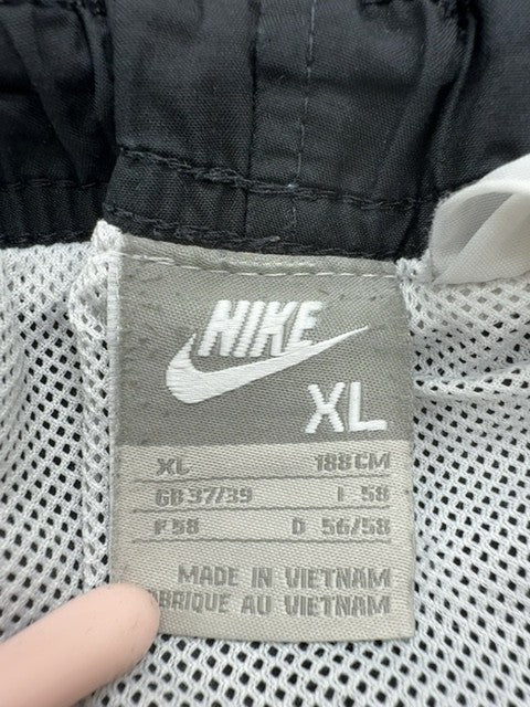 Nike Boys Black Shorts size XL product image 4