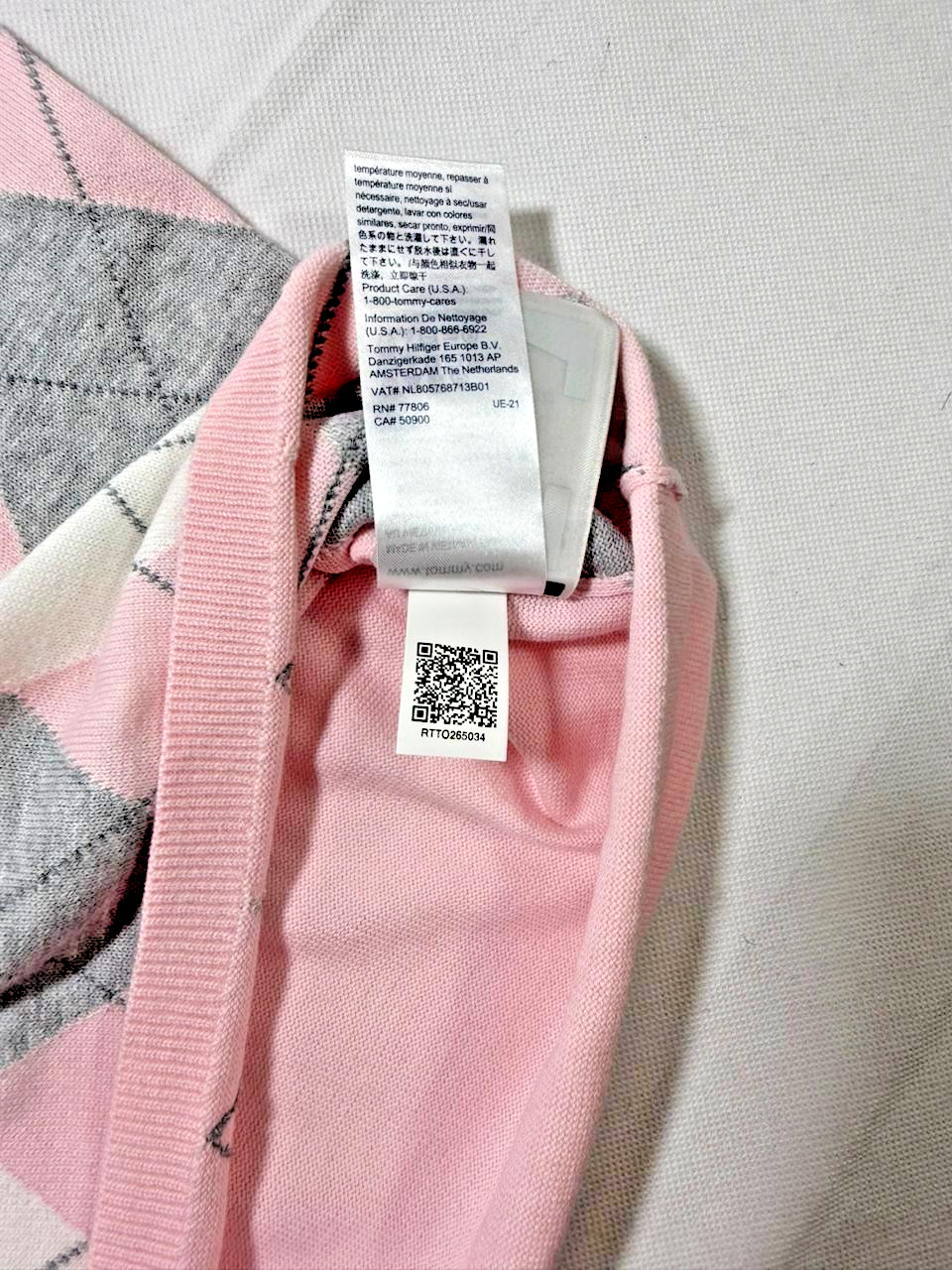 Tommy Hilfiger Women Argyle Long Sleeve Pullover Sweater.