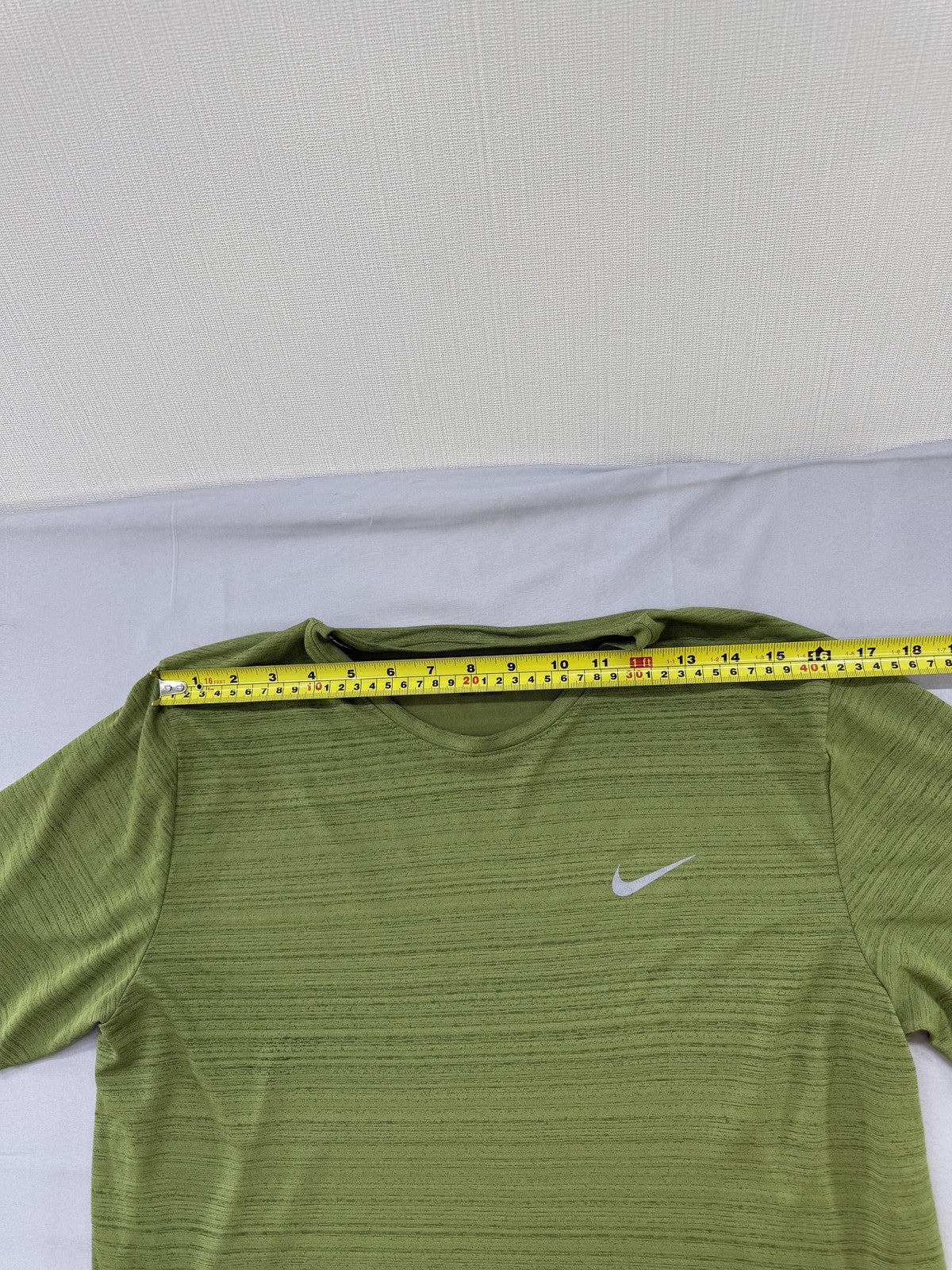Nike Men's M Green Striped Dri-FIT Short Sleeve Crew T-Shirt