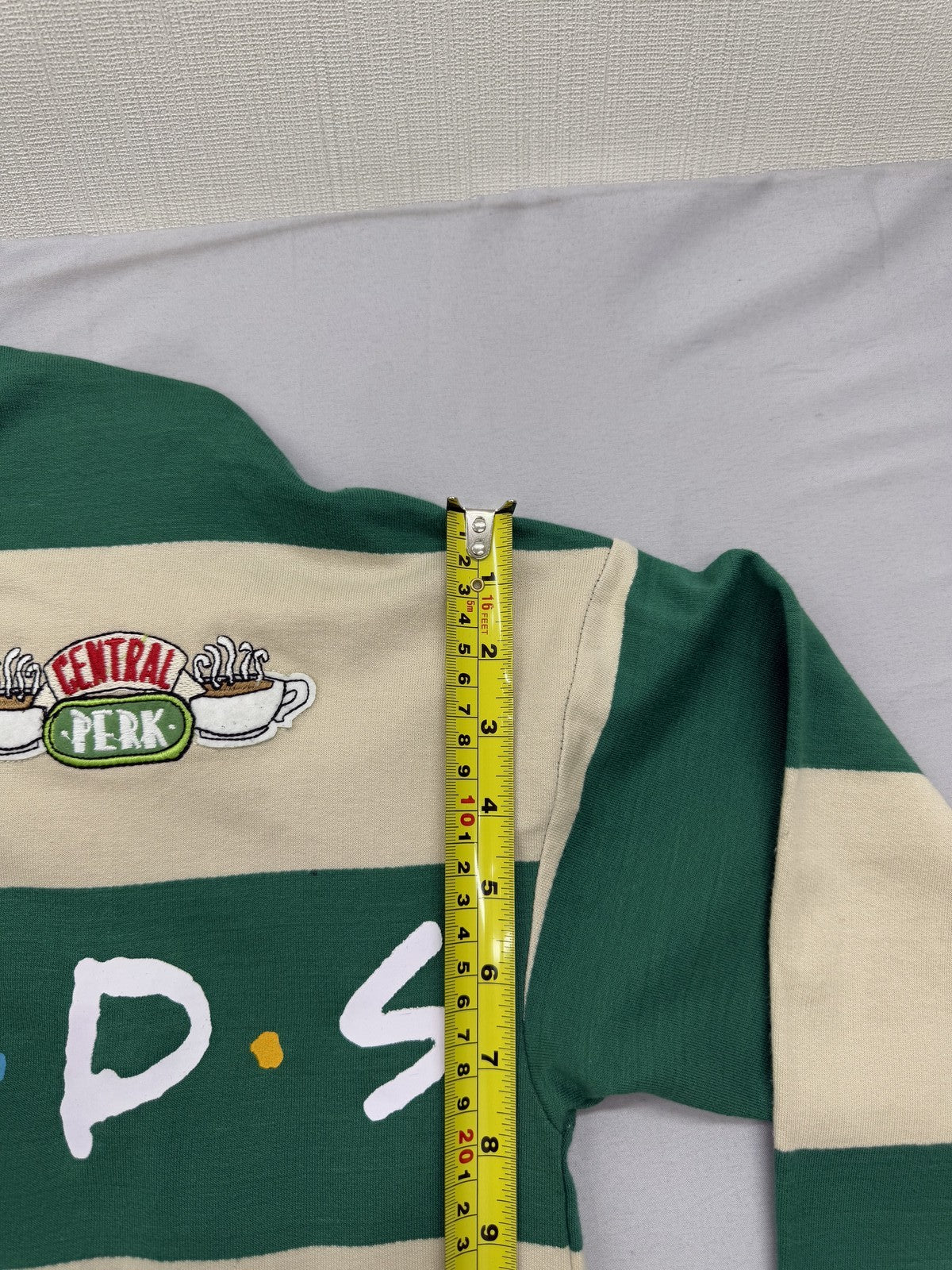 Friends TV Show Rugby Polo Shirt L Green/Cream Embroidered Logo