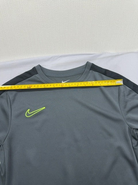 Nike Men's Grey Dri-FIT Soccer Jersey XL Short Sleeve Crewneck