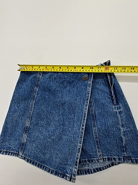 Stradivarius Women Blue Shorts size 6 product image 4