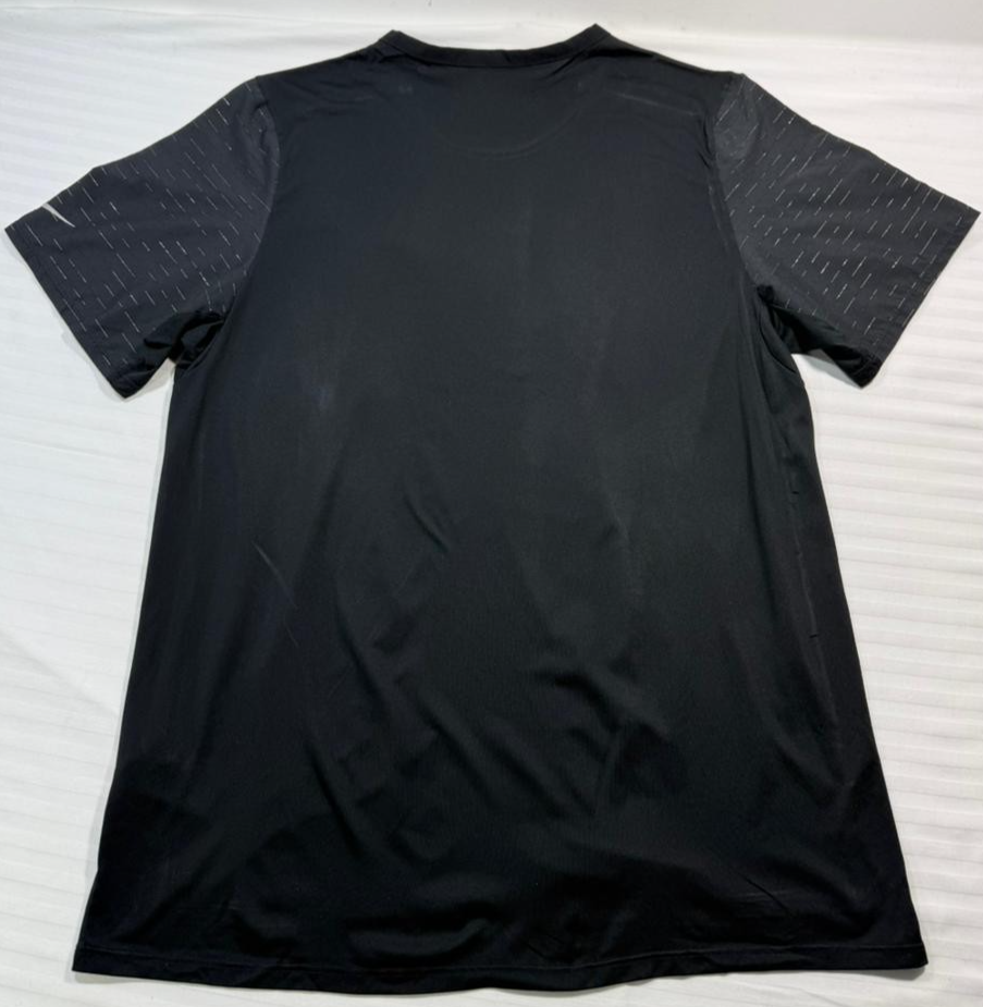 Nike Dri-Fit Run Division Rise 365 Men'S Short-Sleeve Running Top - Size L