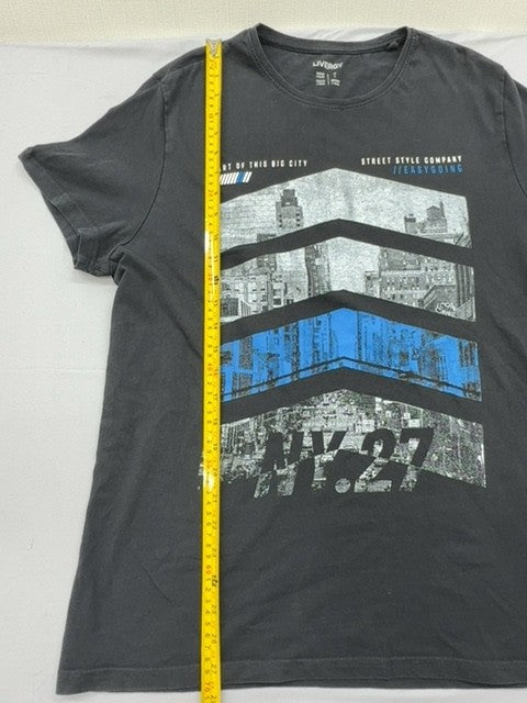 Livery Unisex Black NYC Skyline T-Shirt Size L 2007 Cotton