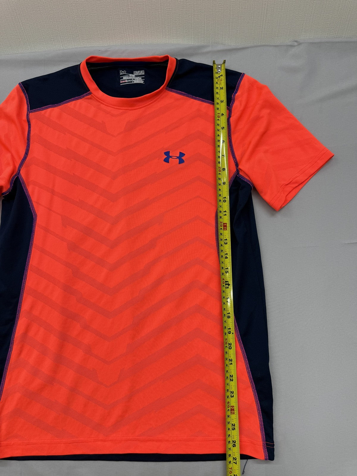 Under Armour HeatGear Men's Fitted M Orange/Navy Chevron Short Sleeve