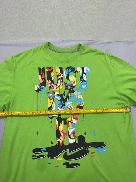 Nike Men's Green Graphic Print T-Shirt Crew Neck Short Sleeve Size L