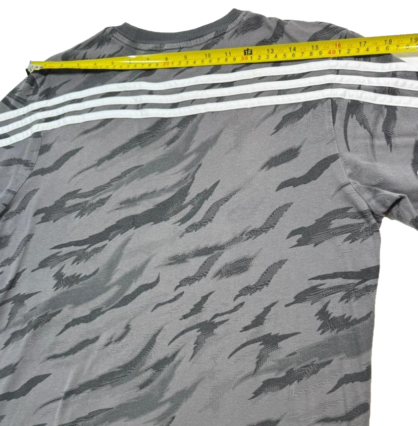 Men's Adidas Black And Grey Tiger Stripe Graphic T-Shirt Size Medium Tee Top