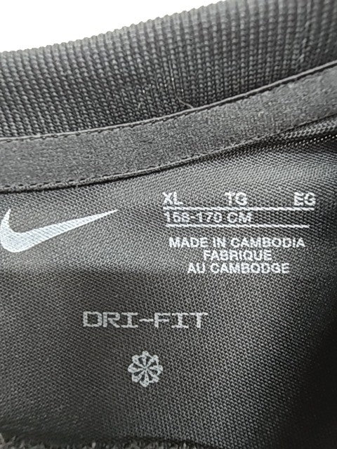 Nike Boys Black T-Shirt size 16-18 product image 4