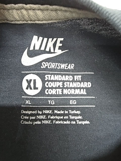 Nike Boys Black T-Shirt size XL product image 4