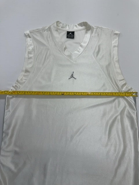 Jordan Boys White Logo Tank Top Big Kid M Regular Fit V-Neck