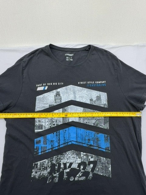Livery Unisex Black NYC Skyline T-Shirt Size L 2007 Cotton
