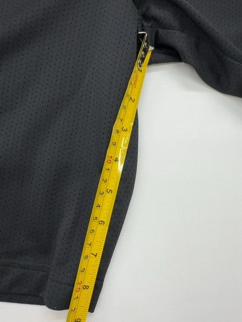 Under Armour Boys Shorts size M product image 5