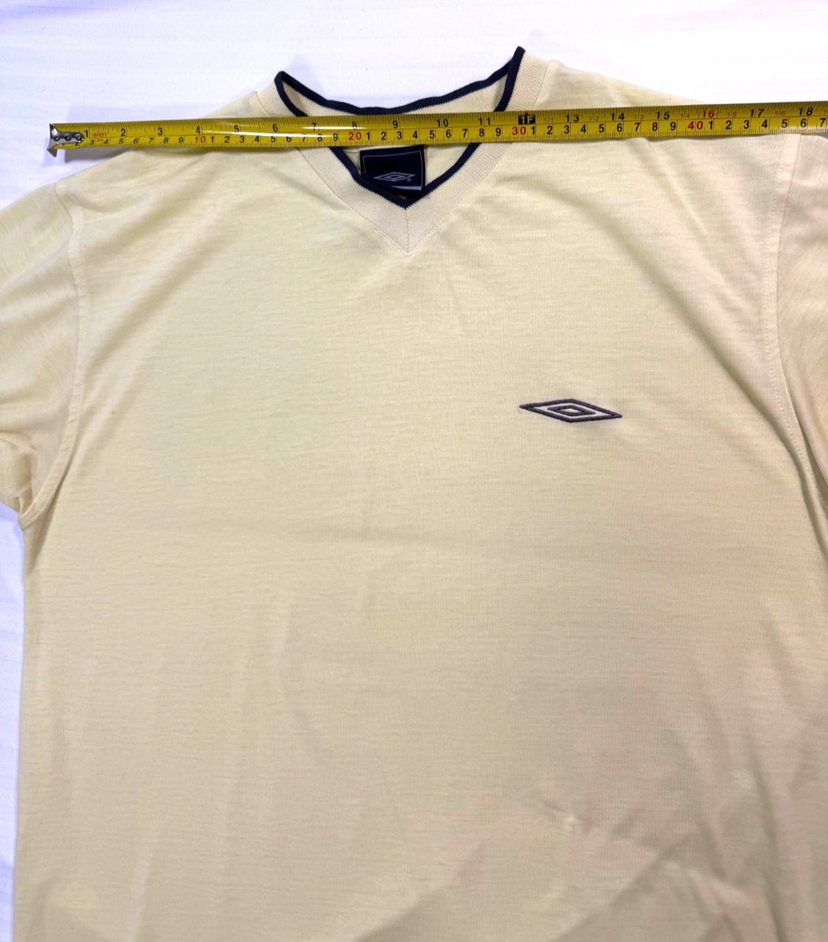 Umbro Cotton T-Shirt In A Light Yellow - Size M