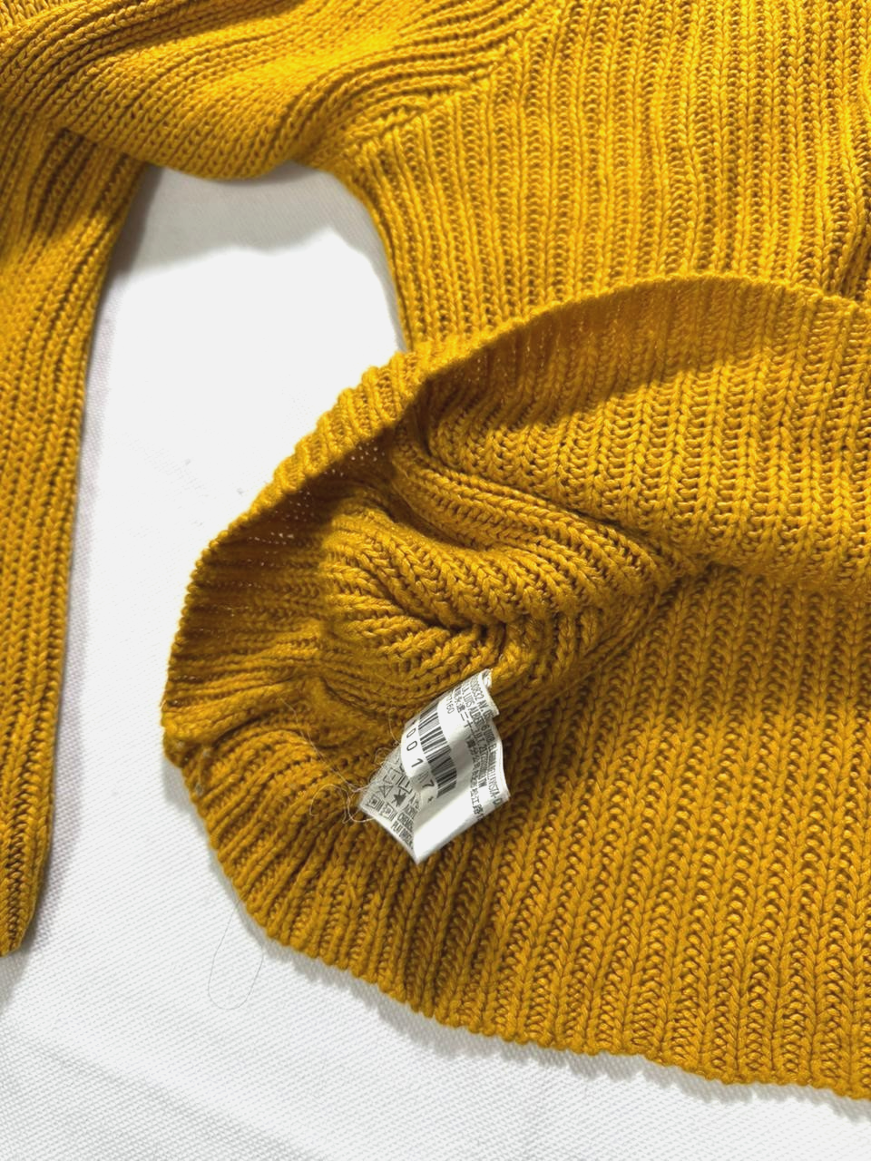 Forever 21 | Sweaters | Yellow Cropped V Neck | Size S