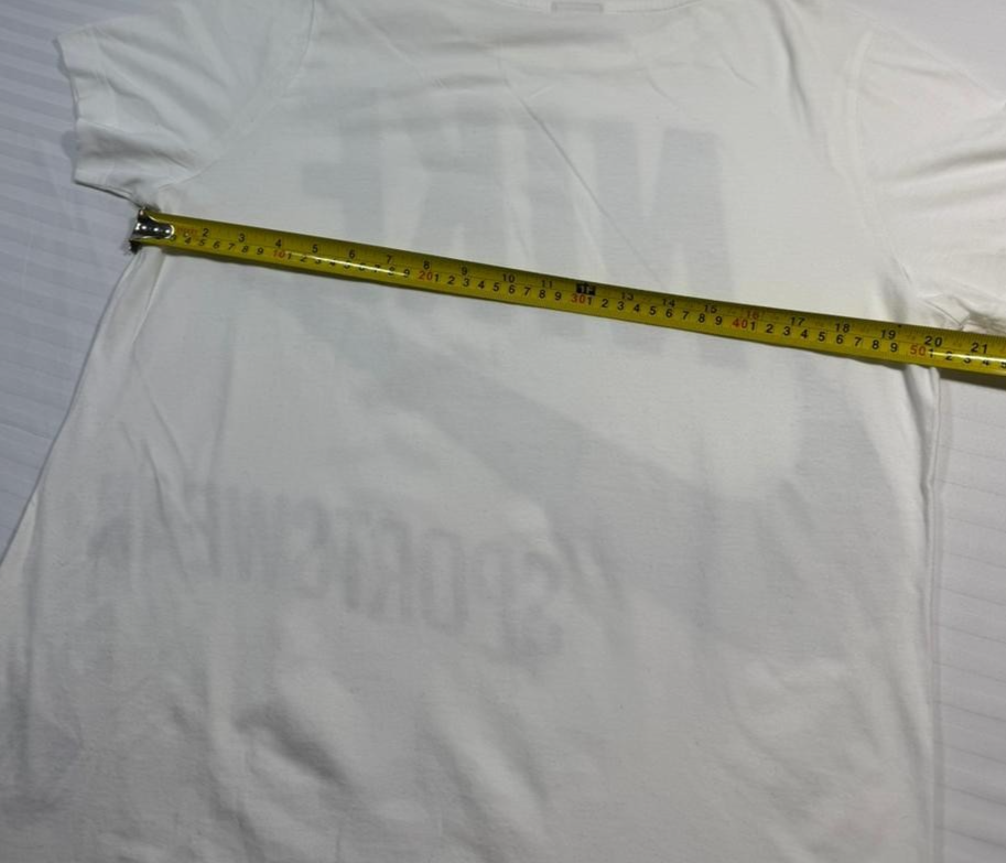 Nike Sportswear Unisex White Graphic T-Shirt Oversized Black Swoosh Logo Size L