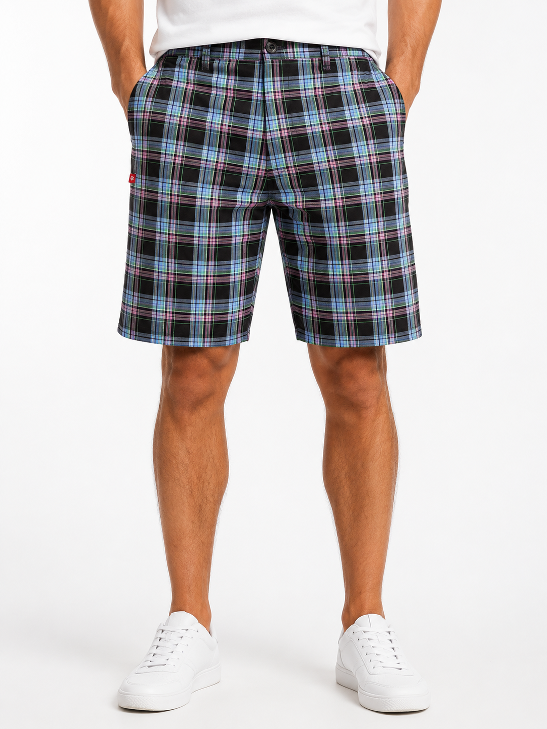 Wykonano Boys Red Shorts size M product image 1